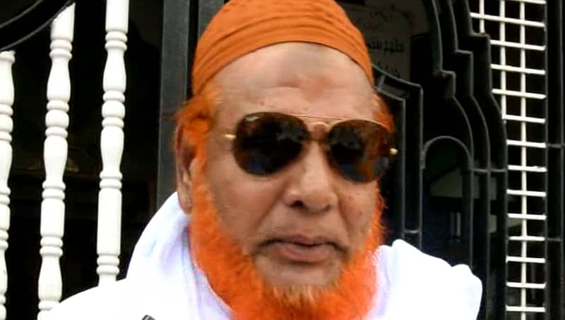 ಹುಬ್ಬಳ್ಳಿಯನ್ನು ಪಾಕ್ ಗೆ ಹೋಲಿಸಿದ್ದ ಮೌಲ್ವಿ ಈಗ ಕಾಂಗ್ರೆಸ್ ಪ್ರಚಾರಕ!