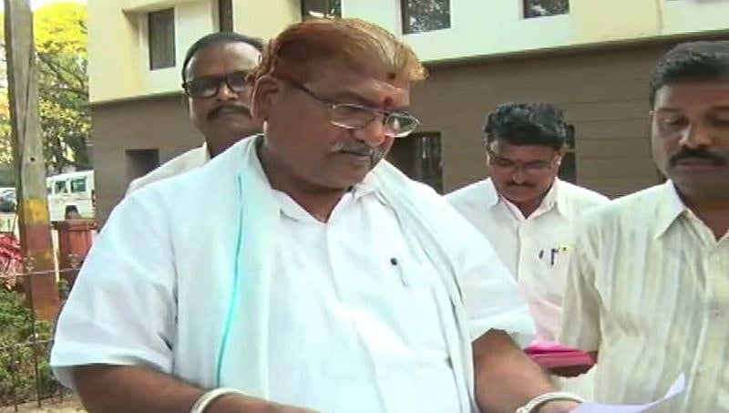 ಚಂದಾ ಎತ್ತಿ ಜೆಡಿಎಸ್ ಅಭ್ಯರ್ಥಿಗೆ ದೇಣಿಗೆ ನೀಡಿದ ಮತದಾರರು!