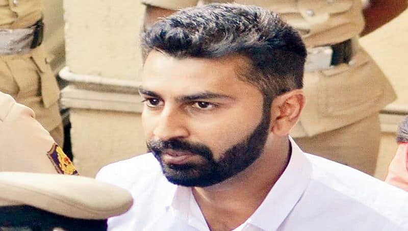 ವಿದ್ವತ್ ಗೆ 5 ಬಾರಿ ಕಪಾಳ ಮೋಕ್ಷ: ತನ್ನ ಪಾದಕ್ಕೆ ಮುತ್ತಿಡುವಂತೆ ನಲಪಾಡ್ ದೌರ್ಜನ್ಯ