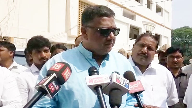 ಅಲ್ಪ ಸಂಖ್ಯಾತ ಸಮುದಾಯದ ನಾಯಕತ್ವ ವಹಿಸಲು ಜಮೀರ್, ಯುಟಿ ಖಾದರ್ ಅರ್ಹರಲ್ಲ: ತನ್ವೀರ್ ಸೇಠ್