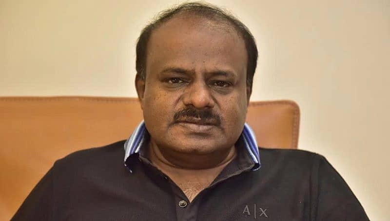 ಕುಮಾರಸ್ವಾಮಿಯವರೇ ರಾಜಿನಾಮೆ ಯಾವಾಗ? ಫೇಸ್ ಬುಕ್ ಪೋಸ್ಟ್ ಶೇರ್ ಮಾಡಿದ್ದ ಪೇದೆ ಅಮಾನತು!