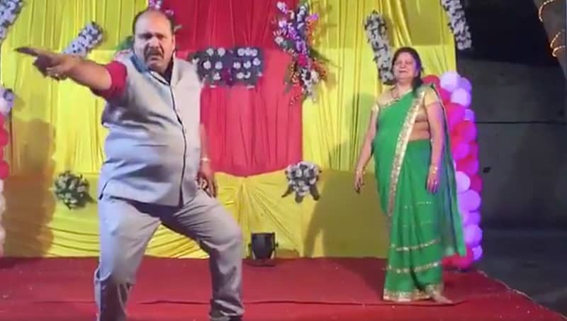ರಾತ್ರೋರಾತ್ರಿ ಇಂಟರ್‌ನೆಟ್‍ ಸ್ಟಾರ್ ಆದ 'ಡ್ಯಾನ್ಸಿಂಗ್ ಅಂಕಲ್' ಯಾರು ಗೊತ್ತಾ?