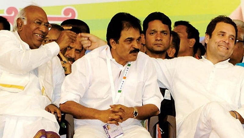 'ಹೆಚ್‏ಡಿಕೆ 5 ವರ್ಷ ಸಿಎಂ' ಘೋಷಣೆಗೆ ಖರ್ಗೆ ಸೇರಿ ಹಿರಿಯ ಕಾಂಗ್ರೆಸ್ ಮುಖಂಡರಿಂದ ಅಸಮಾಧಾನ!