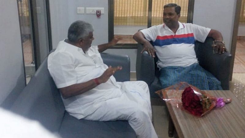 ಧರ್ಮಸ್ಥಳ: ಕುತೂಹಲ ಮೂಡಿಸಿದ ಸಿದ್ದರಾಮಯ್ಯ- ಎಚ್.ಡಿ ರೇವಣ್ಣ ಭೇಟಿ