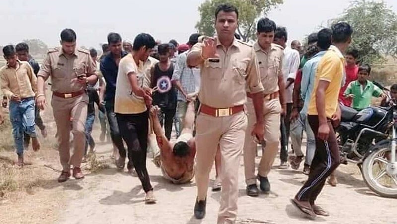 ಗೋ ಸಾಗಾಟಗಾರನ ಹತ್ಯೆ ಪ್ರಕರಣ: ಅಂಬ್ಯುಲೆನ್ಸ್ ಲಭ್ಯವಿರದ ಕಾರಣ ಪೋಲೀಸ್ ವಾಹನ ಬಳಕೆ, ಯುಪಿ ಪೋಲೀಸ್