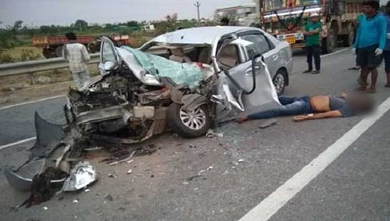 ಹೃದಯ ವಿದ್ರಾವಕ: ತಾಯಿಯ ಅಂತ್ಯಕ್ರಿಯೆಗೆ ತೆರಳುತ್ತಿದ್ದಾಗ ಸಂಭವಿಸಿದ ಅಪಘಾತದಲ್ಲಿ ಮಗ ಸಾವು!