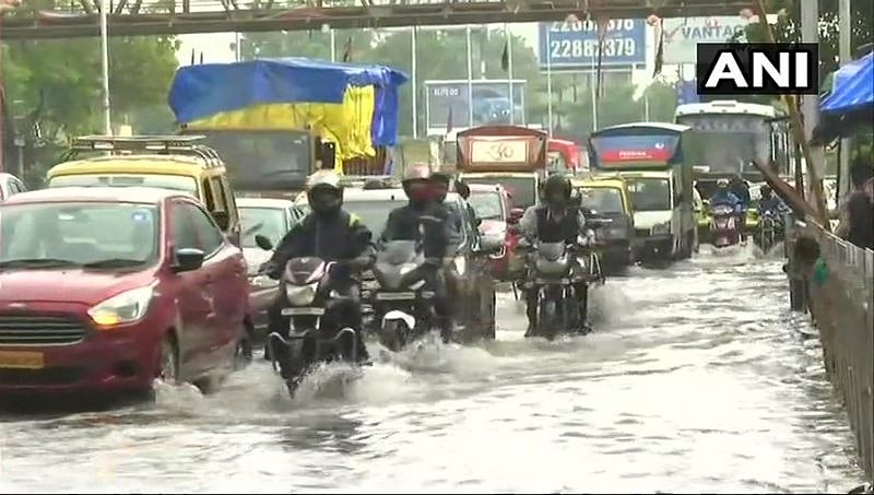 ಮುಂಬಯಿಯಲ್ಲಿ ಭಾರೀ ಮಳೆ: ಮಹೀಮ್, ವರ್ಲಿ, ಹಿಂದ್ಮಾಟಾ ಜಲಾವೃತ