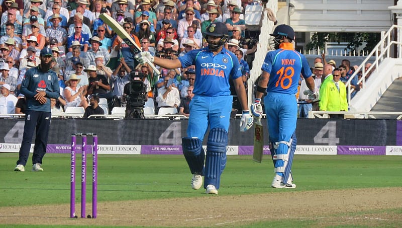 ಮೊದಲ ಏಕದಿನ ಪಂದ್ಯ: 18ನೇ ಶತಕ ಸಿಡಿಸಿದ ರೋ'ಹಿಟ್' ಶರ್ಮಾ