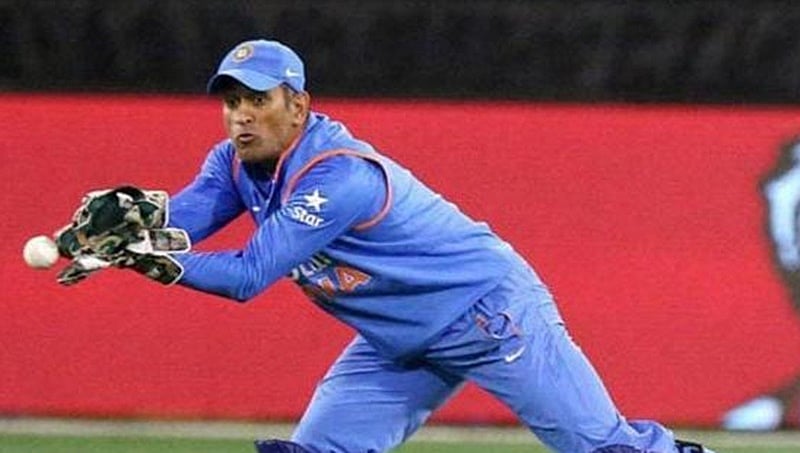 ಎಂಎಸ್ ಧೋನಿ ಮತ್ತೊಂದು ದಾಖಲೆ, ತ್ರಿಶತಕ ಸಾಧನೆ!