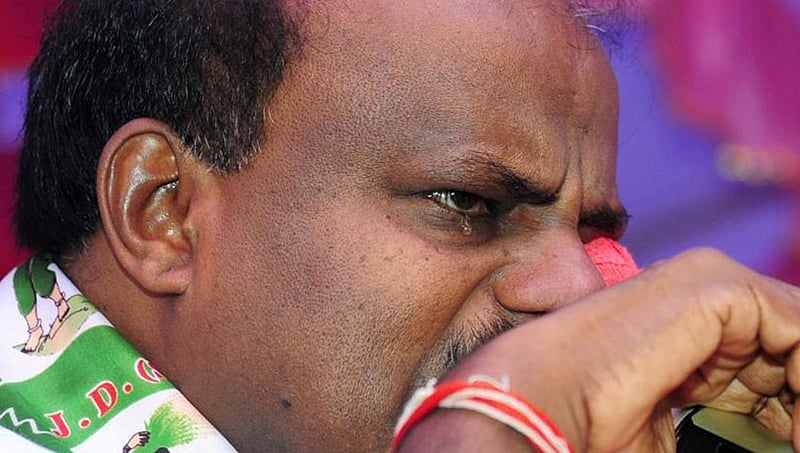 ಸಿಎಂ ಕುಮಾರಸ್ವಾಮಿ 'ಕಣ್ಣೀರು': ಕಾಂಗ್ರೆಸ್ ನಾಯಕರಿಗೆ ಇರಿಸುಮುರಿಸು
