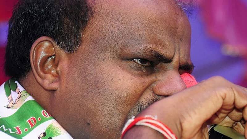 ಸಿಎಂ ಕುಮಾರಸ್ವಾಮಿ 'ಕಣ್ಣೀರು': ಕಾಂಗ್ರೆಸ್ ನಾಯಕರಿಗೆ ಇರಿಸುಮುರಿಸು