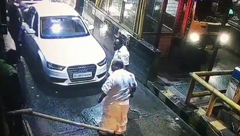 ಟೋಲ್ ಶುಲ್ಕ ಕೇಳಿದ್ದಕ್ಕೆ ಬ್ಯಾರಿಯರ್ ಮುರಿದ ದರ್ಪ ತೋರಿಸಿದ ಕೇರಳ ಶಾಸಕ