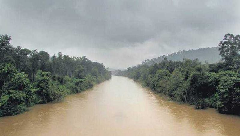 ಉಕ್ಕಿ ಹರಿಯುತ್ತಿರುವ ನದಿಗಳು: ಪ್ರಮುಖ ನದಿಗಳ ಜಲಾನಯನ ಪ್ರದೇಶ ಈಗ ಅಪಾಯ ವಲಯ
