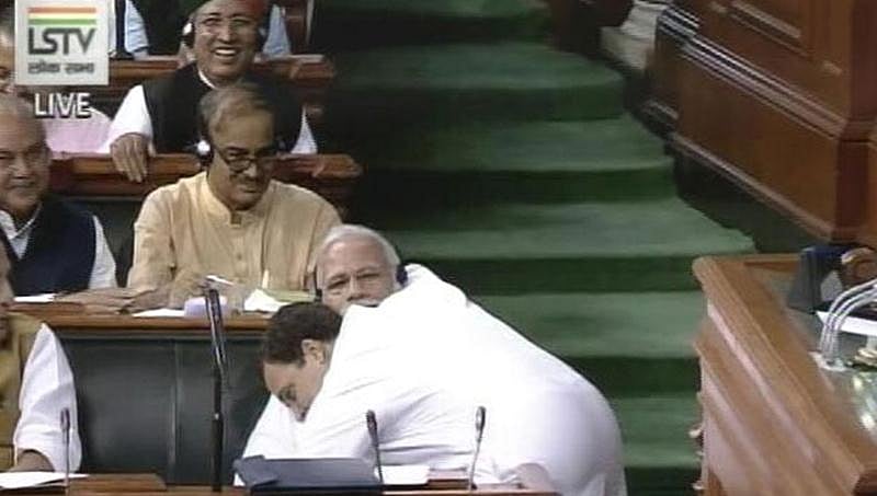 ತೀವ್ರ ವಾಗ್ದಾಳಿ ಬಳಿಕ ಕಲಾಪದಲ್ಲಿಯೇ ಪ್ರಧಾನಿ ಮೋದಿರನ್ನು ಆಲಂಗಿಸಿಕೊಂಡ ರಾಹುಲ್!