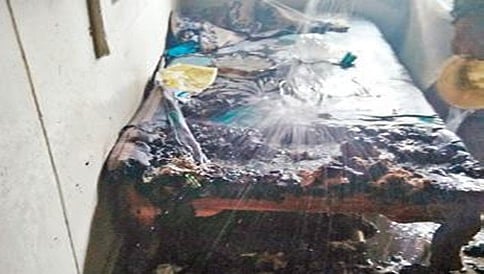 ಬಳ್ಳಾರಿ: ಪಾನಮತ್ತ ಎಸ್ಐ ಮತ್ತು ಪ್ರೇಯಸಿಯಿಂದ ಪೊಲೀಸರ ಅತಿಥಿ ಗೃಹಕ್ಕೆ ಬೆಂಕಿ