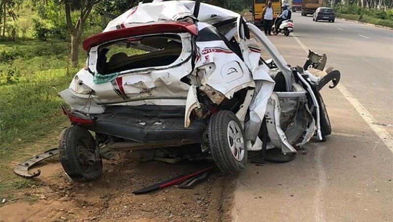 ಬೆಂಗಳೂರು: ಭೀಕರ ಅಪಘಾತ, ಕಟೀಲು ಅರ್ಚಕರ ಪುತ್ರ ಸೇರಿ ಇಬ್ಬರು ವಿದ್ಯಾರ್ಥಿಗಳ ಸಾವು