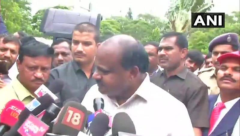 ಬಿಜೆಪಿ ಪಾದಯಾತ್ರೆಗೆ ಸ್ವಾಗತ, ರೈತರ ಸಾಲಮನ್ನಾ ಆಗುತ್ತಿದೆ, ಅವರು ನನ್ನನ್ನು ಮೆಚ್ಚಬೇಕು: ಸಿಎಂ