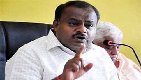 ಜನರಿಂದ ಸಂಗ್ರಹಿಸಿದ ಇಟ್ಟಿಗೆ ತಿಪ್ಪೆಗೆಸೆದು, ಹಣ ಜೇಬಿಗಿಳಿಸಿದ್ರಿ: ಬಿಜೆಪಿ ವಿರುದ್ದ ಎಚ್ ಡಿಕೆ ವಾಗ್ದಾಳಿ