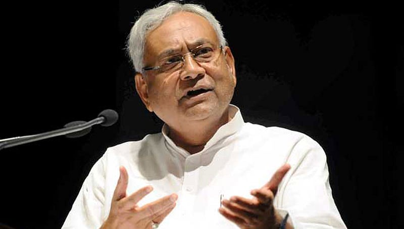 ಕೋಮು ಗಲಭೆ ಆರೋಪಿಗಳೊಂದಿಗೆ ಸಭೆ, ಗಿರಿರಾಜ್ ಸಿಂಗ್ ಟೀಕಿಸಿದ ನಿತೀಶ್ ಕುಮಾರ್