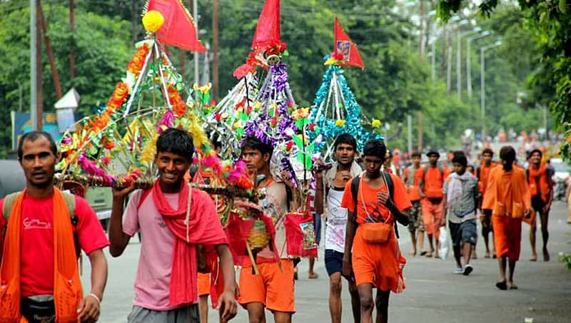 ಹಿಂದೂಗಳ ಯಾತ್ರೆಯಲ್ಲಿ ಭಾಗವಹಿಸಿದ್ದೇ ತಪ್ಪ? ಮುಸ್ಲಿಂ ವ್ಯಕ್ತಿಗೆ ನಮಾಜ್ ಮಾಡಲು ಸ್ವಧರ್ಮೀಯರಿಂದಲೇ ವಿರೋಧ!