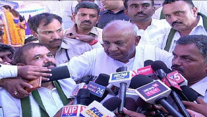 ಲೋಕಸಭೆ ಚುನಾವಣೆಯಲ್ಲಿ ಪ್ರಜ್ವಲ್ ಸ್ಪರ್ಧೆ: ದೇವೇಗೌಡ; ಮಂಡ್ಯದಿಂದ ಟಿಕೆಟ್ ಸಿಕ್ಕರೆ ನಾನೇ ಅದೃಷ್ಟವಂತ: ಪ್ರಜ್ವಲ್
