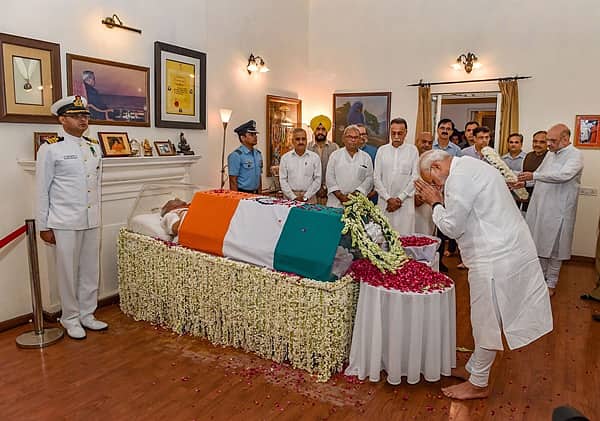 ಪಕ್ಷಭೇದ ಮರೆತು ಅಜಾತ ಶತ್ರುವಿನ ಅಂತಿಮ ದರ್ಶನದ ಪಡೆದ ಗಣ್ಯರು!