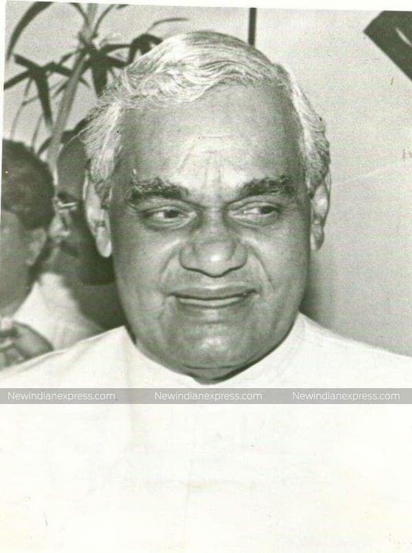 ಅಟಲ್ ಬಿಹಾರಿ ವಾಜಪೇಯಿಯವರು ಮೊದಲ ಬಾರಿಗೆ ಚುನಾವಣೆಯಲ್ಲಿ ಗೆದ್ದದ್ದು 1957ರಲ್ಲಿ. ಶ್ಯಾಮ್ ಪ್ರಸಾದ್ ಮುಖರ್ಜಿಯವರ ಹಠಾತ್ ನಿಧನದಿಂದ ವಾಜಪೇಯಿಯವರು ಅಧಿಕಾರ ಪಡೆದು 1957ರಲ್ಲಿ ಮೊದಲ ಬಾರಿಗೆ ಸಂಸತ್ತು ಪ್ರವೇಶಿಸಿದರು.<br><br>