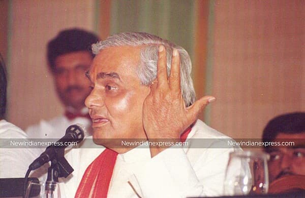 ವಿಶ್ವಸಂಸ್ಥೆಯ ಸಾಮಾನ್ಯ ಸಭೆಯಲ್ಲಿ 1977ರಲ್ಲಿ ಹಿಂದಿಯಲ್ಲಿ ಭಾಷಣ ಮಾಡಿದ್ದರು. ಆಗ ಅವರು ವಿದೇಶಾಂಗ ಸಚಿವರಾಗಿದ್ದರು.<br><br><br>