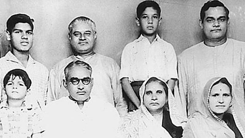 ವಾಜಪೇಯಿ ಮತ್ತು ಅವರ ತಂದೆ ಇಬ್ಬರೂ ಕ್ಲಾಸ್ ಮೇಟ್ಸ್.. ಅಚ್ಚರಿಯಾದರೂ ಇದು ಸತ್ಯ!
