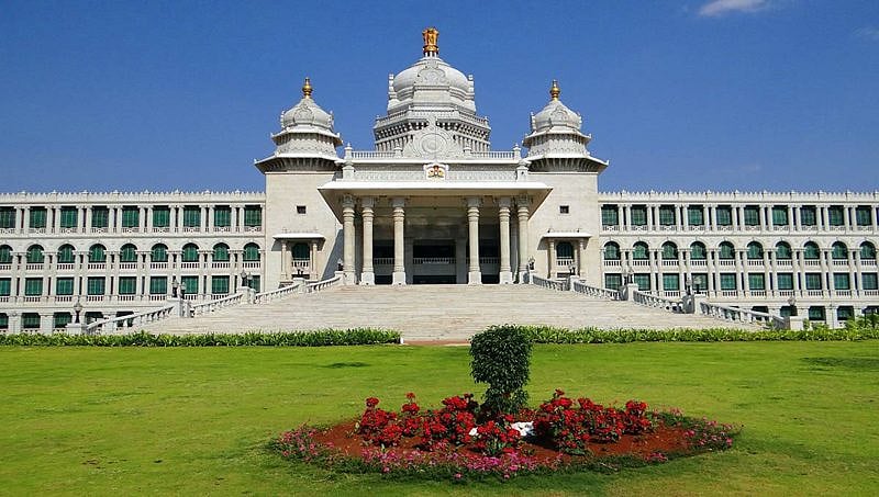 ಜಿಲ್ಲಾ ಉಸ್ತುವಾರಿ ಸಚಿವರ ನೇಮಕ ಬೆನ್ನಲ್ಲೆ ಐಪಿಎಸ್ ಅಧಿಕಾರಿಗಳ ವರ್ಗಾವಣೆ