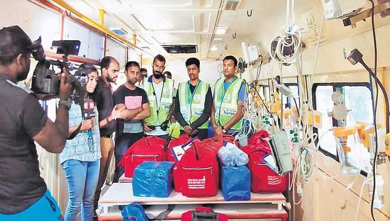 ಕೇರಳ ಪ್ರವಾಹ: ಸಂತ್ರಸ್ಥರ ನೆರವಿಗಾಗಿ ಐಸಿಯು ಅಂಬ್ಯುಲೆನ್ಸ್ ಆಗಿ ಬದಲಾದ ಕೆಎಸ್ಆರ್ಟಿಸಿ ಬಸ್!