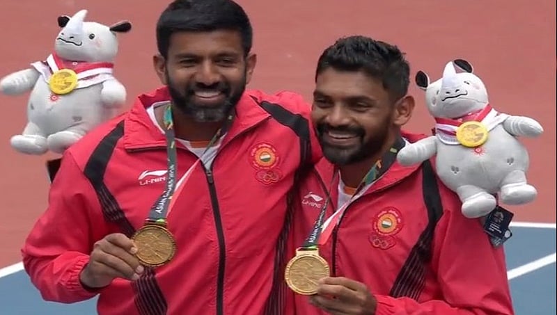 ಏಷ್ಯನ್ ಗೇಮ್ಸ್ 2018: ಟೆನಿಸ್ನಲ್ಲಿ ಚಿನ್ನ ಗೆದ್ದು ಇತಿಹಾಸ ನಿರ್ಮಿಸಿದ ಬೋಪಣ್ಣ-ಶರಣ್ ಜೋಡಿ!