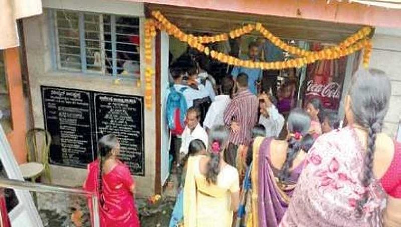 ಹೊಟ್ಟೆ ಬಿರಿಯುವಷ್ಟು ತಿನ್ನಿ, ನಿಮಗೆ ಎಷ್ಟು ಆಗುತ್ತೊ ಅಷ್ಟು ಹಣ ನೀಡಿ: ಶಿವಮೊಗ್ಗದ ಹೊಟೇಲ್ ನಲ್ಲಿ ಭರ್ಜರಿ ಆಫರ್!