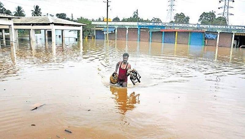 ಬದುಕು ಕಸಿದುಕೊಂಡ ಪ್ರವಾಹ: ನಿಧಾನವಾಗಿ ಸಹಜ ಸ್ಥಿತಿಗೆ ಮರಳುತ್ತಿರುವ ಕೊಡಗು