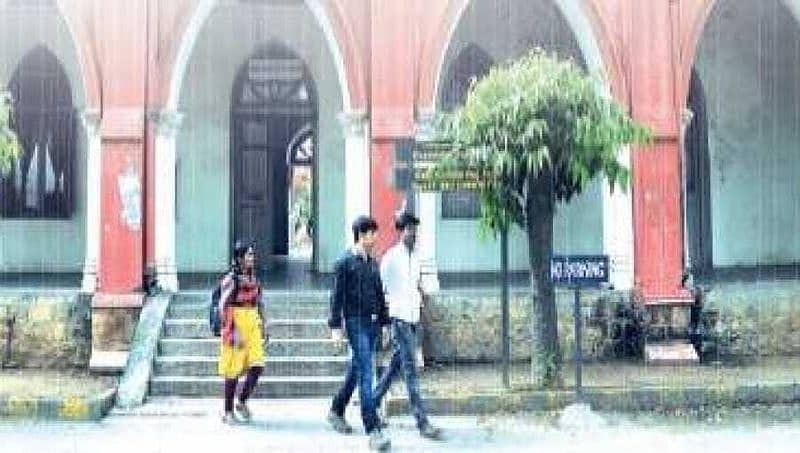 ಬೆಂಗಳೂರು ವಿವಿ ಪ್ರೊಫೆಸರ್ ಗಳ ಆಂತರಿಕ ಕಾದಾಟ: ವಿದ್ಯಾರ್ಥಿಗಳ ಮಾಸ್ ಫೇಲ್!