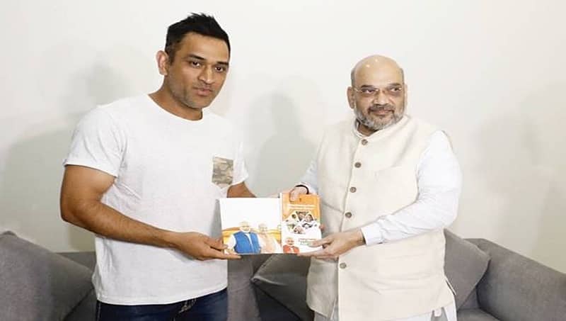 ಕ್ರಿಕೆಟ್-ರಾಜಕೀಯ ಚಾಣಕ್ಯರ ಸಮಾಗಮ: ಮಹೇಂದ್ರ ಸಿಂಗ್ ಧೋನಿಯನ್ನು ಭೇಟಿ ಮಾಡಿದ ಅಮಿತ್ ಶಾ!