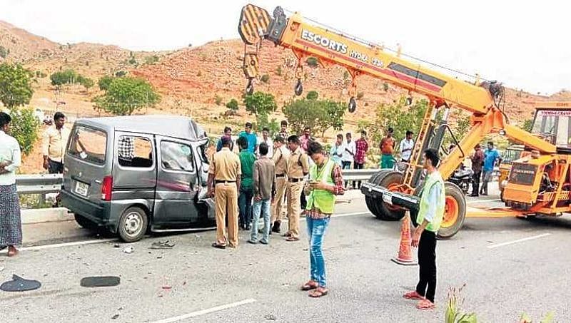 ಅನಂತಪುರದಲ್ಲಿ ಲಾರಿ- ಕಾರು ಅಪಘಾತ: ಬೆಂಗಳೂರಿನ ಮೂವರ ದುರ್ಮರಣ