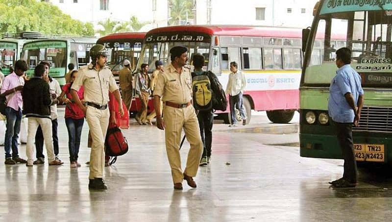ಭಾರತ ಬಂದ್: ಸಾರಿಗೆ ಸಂಚಾರ ಸ್ಥಗಿತ, ಸಾಮಾನ್ಯ ಜೀವನ ಅಸ್ತವ್ಯಸ್ತ