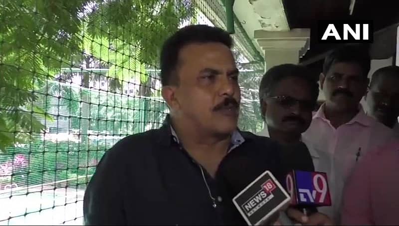 ಪ್ರಧಾನಿ ಮೋದಿ 'ಅನ್ಪಡ್-ಗವಾರ್' ಎಂದ ಕಾಂಗ್ರೆಸ್ ನಾಯಕ ಸಂಜಯ್ ನಿರುಪಮ್