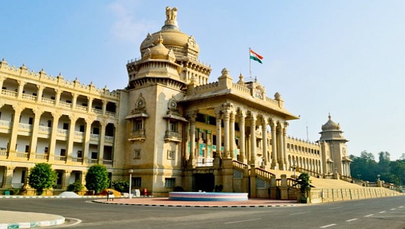 ಕರ್ನಾಟಕ: ಆಡಳಿತ ಯಂತ್ರಕ್ಕೆ ಮೇಜರ್ ಸರ್ಜರಿ: 30 ಕೆಎಎಸ್, 20 ಐಪಿಎಸ್ ಅಧಿಕಾರಿಗಳ ವರ್ಗಾವಣೆ