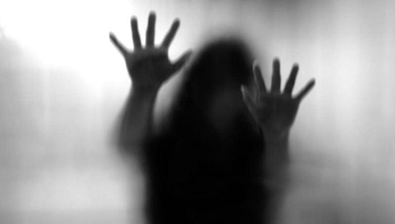 ಹೈದರಾಬಾದ್: ಐದು ವರ್ಷದ ಬಾಲಕಿ ಮೇಲೆ ಶಾಲಾ ಸಿಬ್ಬಂದಿಯಂದಲೇ ಅತ್ಯಾಚಾರ