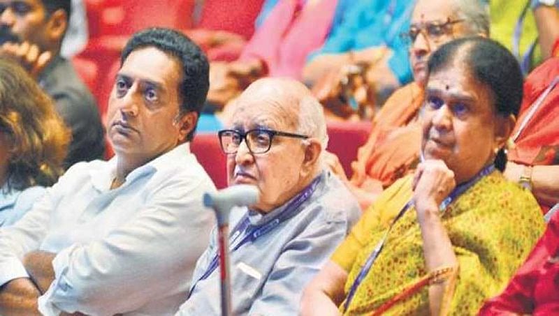 ಬಹುಭಾಷಾ ನಟ ಪ್ರಕಾಶ್ ರಾಜ್ ತಾಯಿಗೆ ಮರೆಗುಳಿತನ!