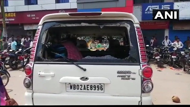 ಪಶ್ಚಿಮ ಬಂಗಾಳ ಬಿಜೆಪಿ ಅಧ್ಯಕ್ಷ ದಿಲೀಪ್ ಘೋಷ್ ಮೇಲೆ ದಾಳಿ, ಕಾರು ಧ್ವಂಸ