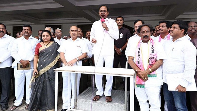 ತೆಲಂಗಾಣ ರೈತರಿಗೆ ಕೆಸಿಆರ್ ಬಂಪರ್ ಗಿಫ್ಟ್: ಅವಧಿಪೂರ್ವ ಚುನಾವಣೆಯ ಮುನ್ಸೂಚನೆ!