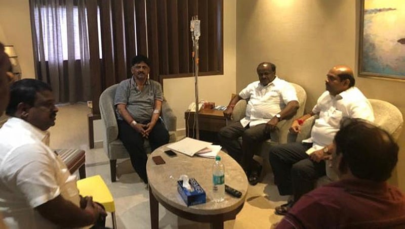 ಆಸ್ಪತ್ರೆಗೆ ಭೇಟಿ ನೀಡಿ ಡಿಕೆಶಿ ಆರೋಗ್ಯ ವಿಚಾರಿಸಿ, ಧೈರ್ಯ ತುಂಬಿದ ಸಿಎಂ