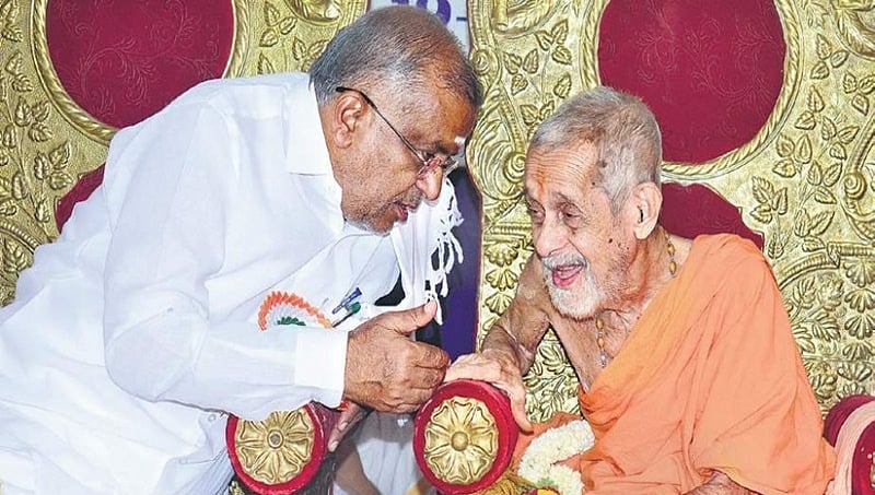 ವಿಧಾನಸೌಧ ಕಾರಿಡಾರ್ ನಲ್ಲಿ ಸುಮ್ಮನೆ ಸುತ್ತಾಡಬೇಡಿ: ವಿಸಿ, ರಿಜಿಸ್ಟ್ರಾರ್ ಗಳಿಗೆ ಸಚಿವ ಜಿಟಿ ದೇವೇಗೌಡ ತಾಕೀತು