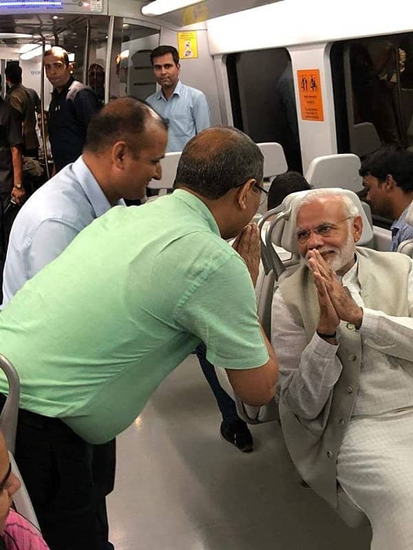 ದ್ವಾರಕಾ ಕಾರ್ಯಕ್ರಮಕ್ಕೆ ಮೆಟ್ರೋ ರೈಲಿನಲ್ಲಿ ಪ್ರಯಾಣಿಸಿದ ಪ್ರಧಾನಿ ಮೋದಿ!