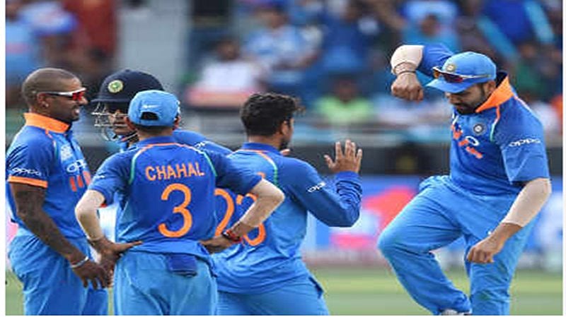 ಇಂಡೋ-ಪಾಕ್ ಹಣಾಹಣಿ :ಭಾರತ ಬೌಲಿಂಗ್ ದಾಳಿಗೆ ಕುಸಿದ ಪಾಕ್ :237 ರನ್ ಗಳಿಗೆ ಸರ್ವಪತನ