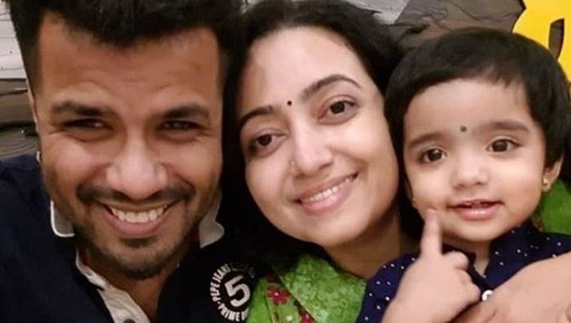 ಭೀಕರ ಅಪಘಾತ: ಖ್ಯಾತ ಗಾಯಕ ಬಾಲಭಾಸ್ಕರ್, ಪತ್ನಿ ಸ್ಥಿತಿ ಚಿಂತಾಜನಕ, ಮುದ್ದಾದ ಮಗು ದುರ್ಮರಣ!