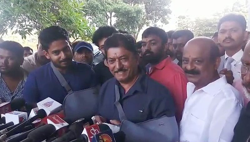 ಕಾರು ಅಪಘಾತ: ಆಸ್ಪತ್ರೆಯಿಂದ ದೇವರಾಜ್, ಪ್ರಜ್ವಲ್ ಡಿಸ್ಚಾರ್ಜ್